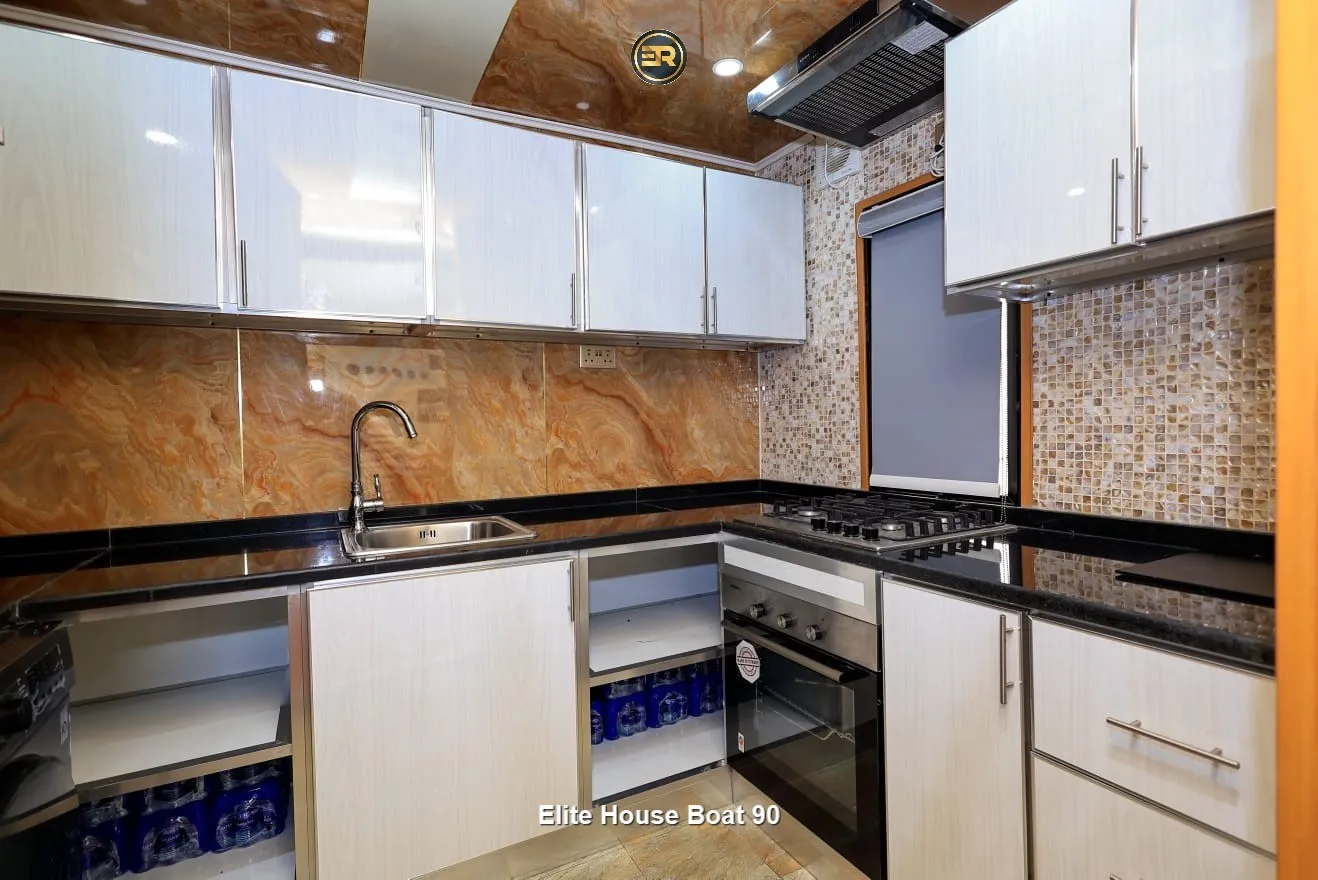 Elite House Boat 90 - Thumbnail 4