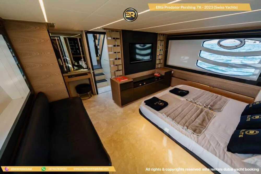 Elite Blue/Grey Pershing Yacht - Thumbnail 7