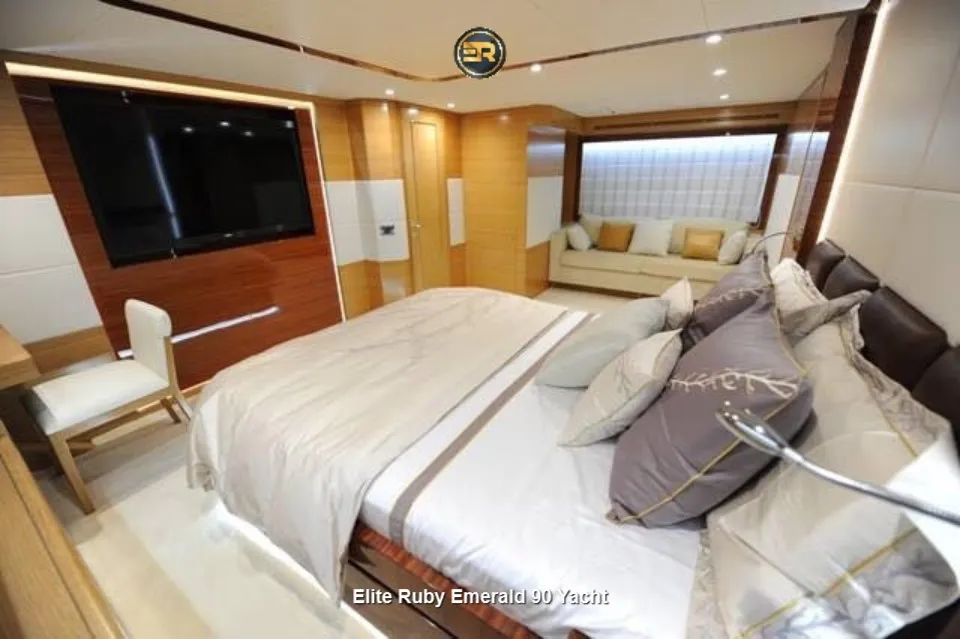Elite Ruby Emerald 90 Yacht - Thumbnail 10