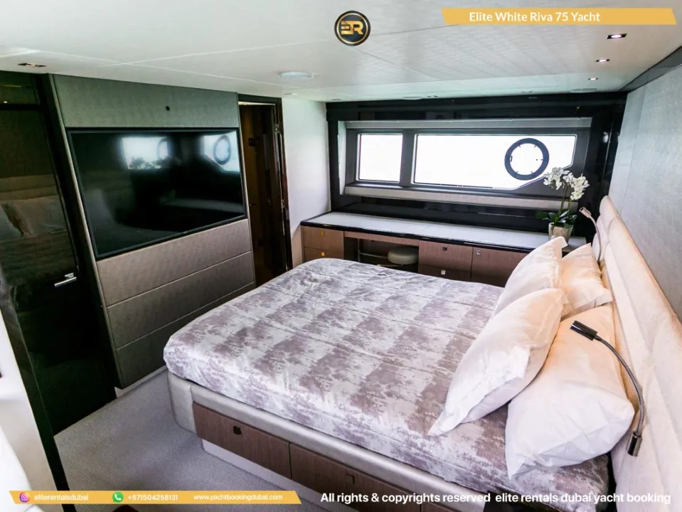 Elite White Riva 75 Yacht - Thumbnail 9